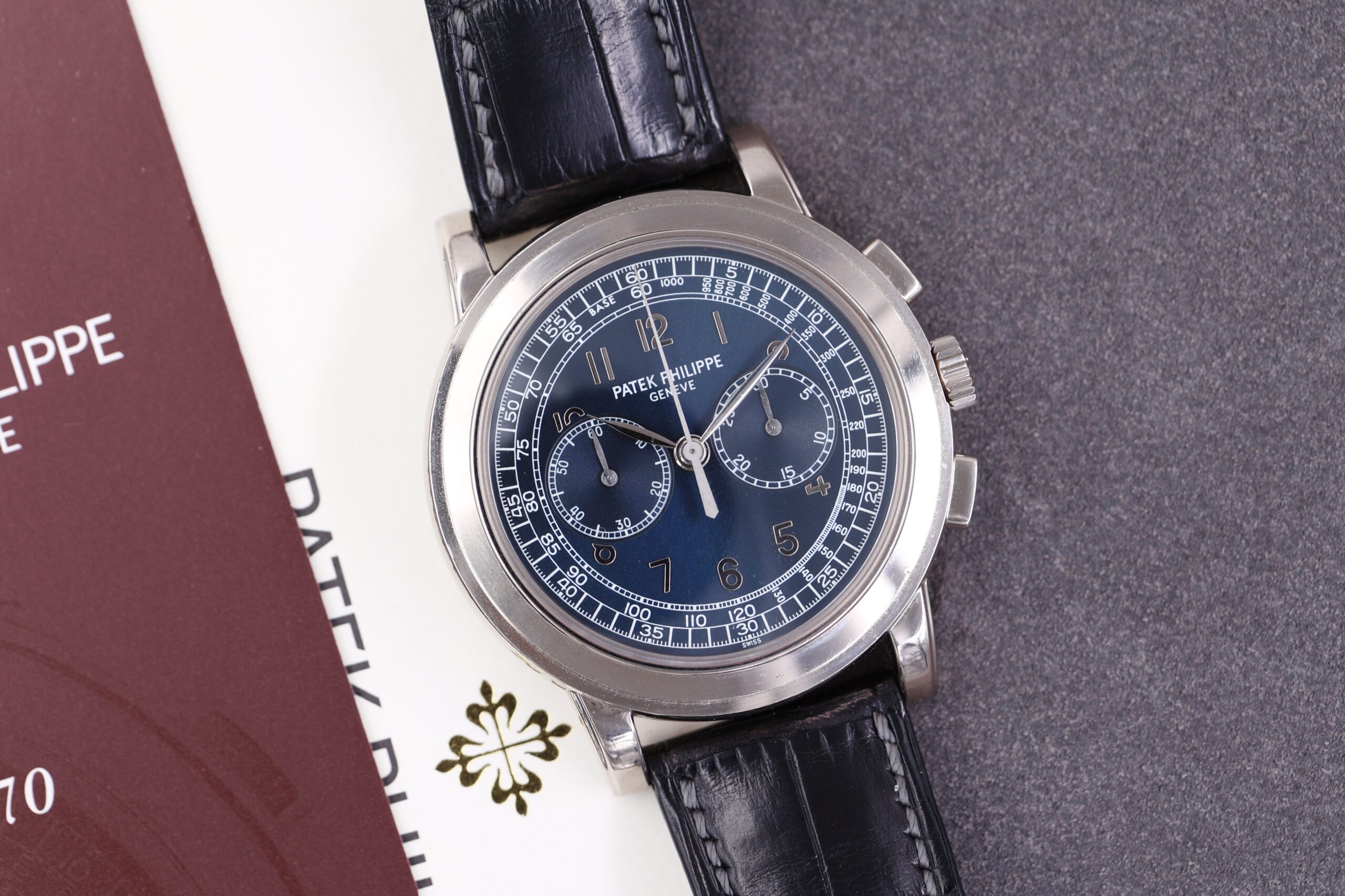 Patek Philippe Chronograph 5070G Blue Dial Full Set Patek Philippe Chronograph 5070G Blue Dial Full Set