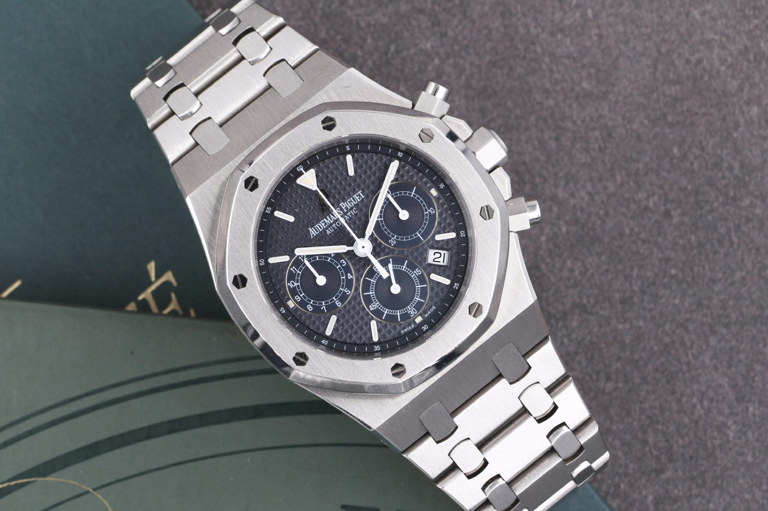 Audemars Piguet Royal Oak Chrono 25860ST MK1 Dial Full Set 1998 Authenticity Certificate AP Service 2022 Audemars Piguet Royal Oak Chrono 25860ST MK1 Dial Full Set 1998 Authenticity Certificate AP Service 2022
