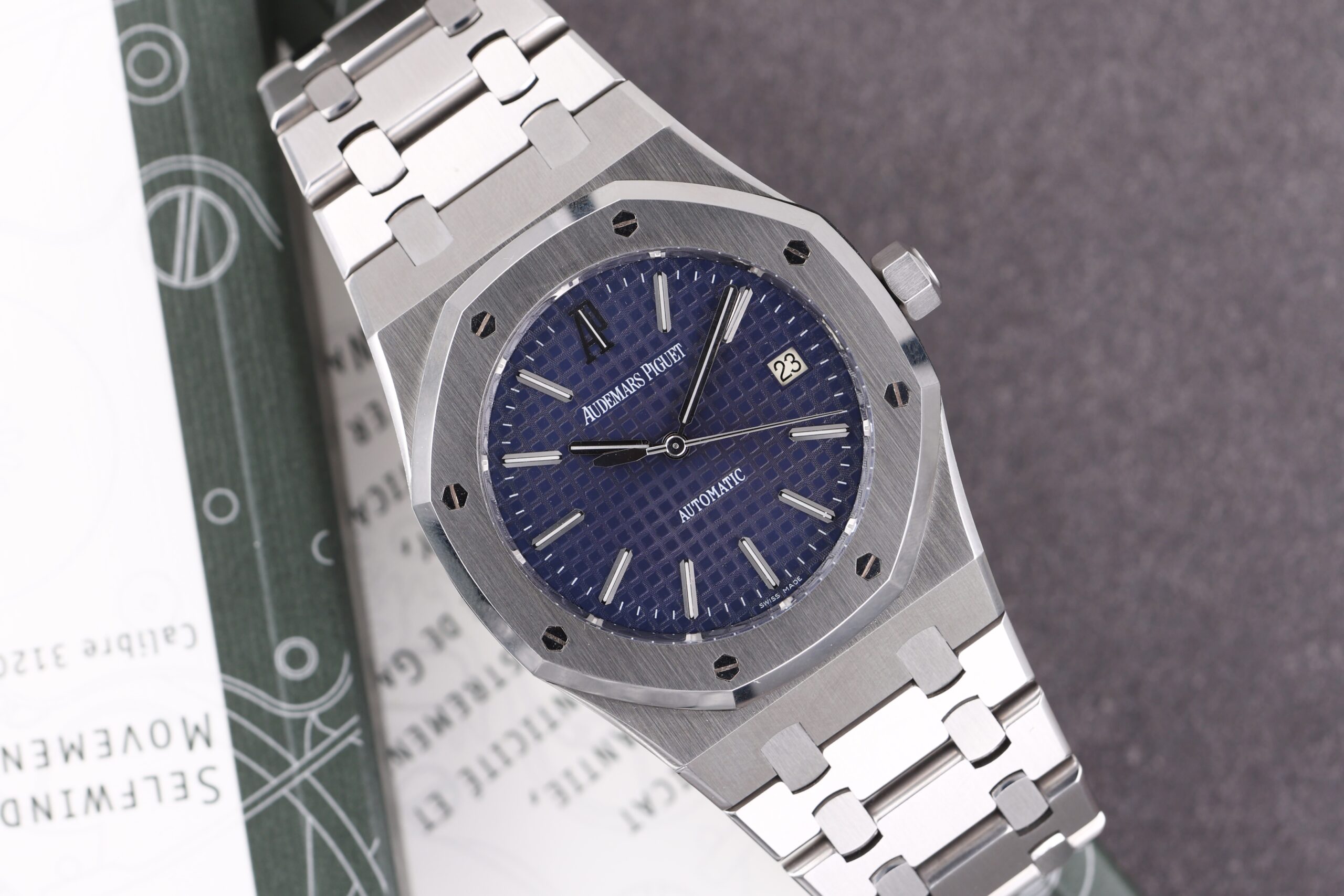 Audemars Piguet Royal Oak 15300ST Blue Dial Full Set 2011 Audemars Piguet Royal Oak 15300ST Blue Dial Full Set 2011