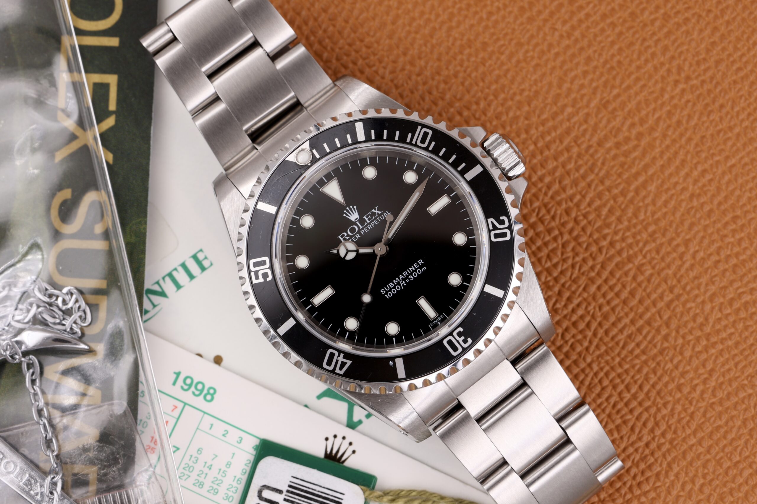 Rolex Submariner 14060 Swiss Only Dial Full Set 1998 Rolex Submariner 14060 Swiss Only Dial Full Set 1998