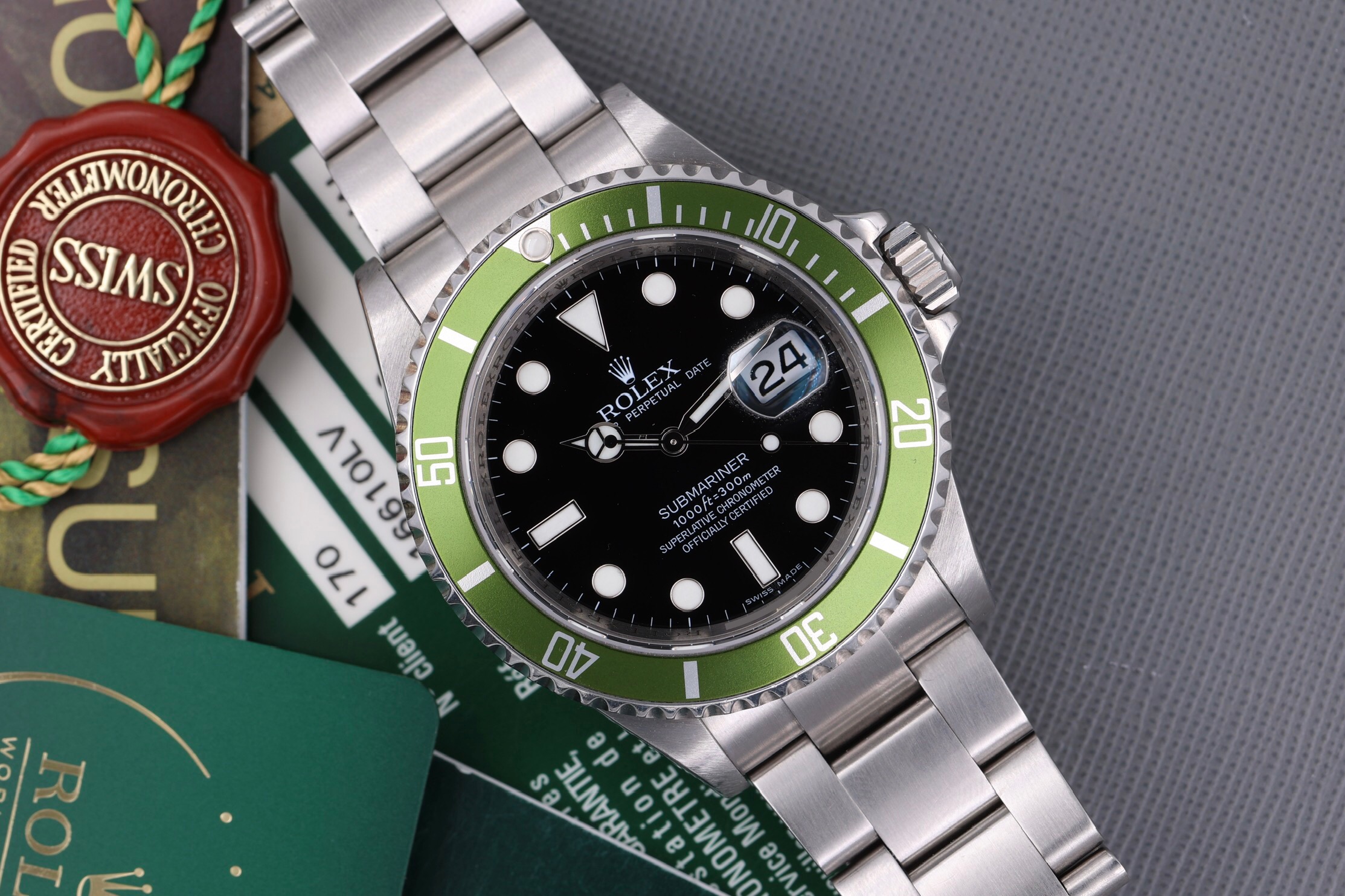 Rolex Submariner 16610LV Kermit Olive Green Bezel Full Set 2008 Rolex Submariner 16610LV Kermit Olive Green Bezel Full Set 2008